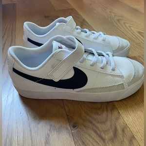 Boys Nike shoes. Size 3.